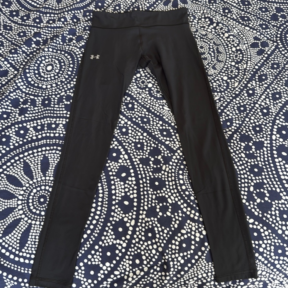 Under Armour Women’s black leggings